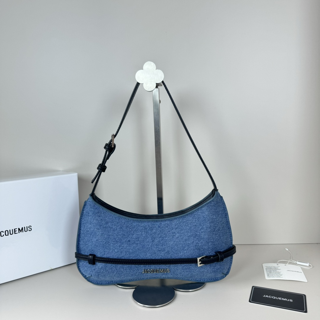 Jacquemus Hobo Bags - Click Image to Close